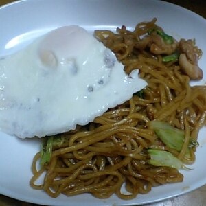 ☆目玉焼きのせ、焼きそば弁当☆